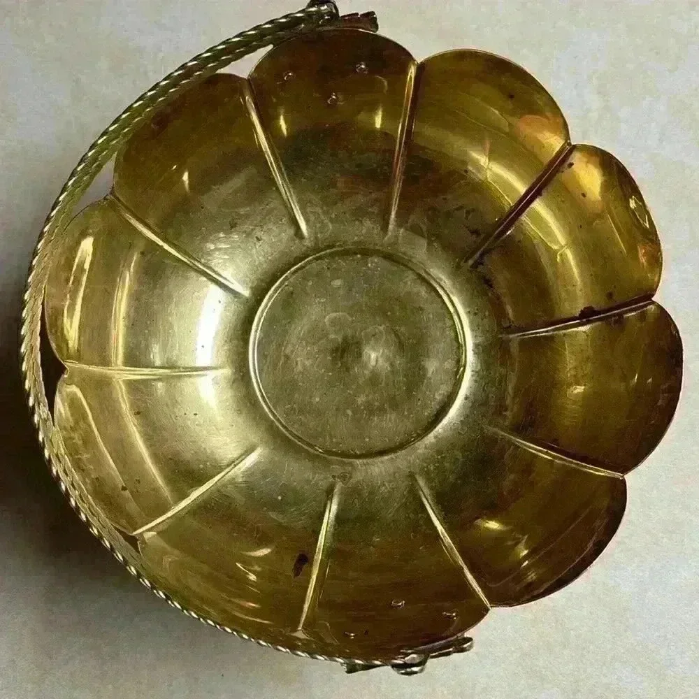Vintage Tulip Bowl Scalloped Design W/Movable Handle '70's Grapes..Braided Rope